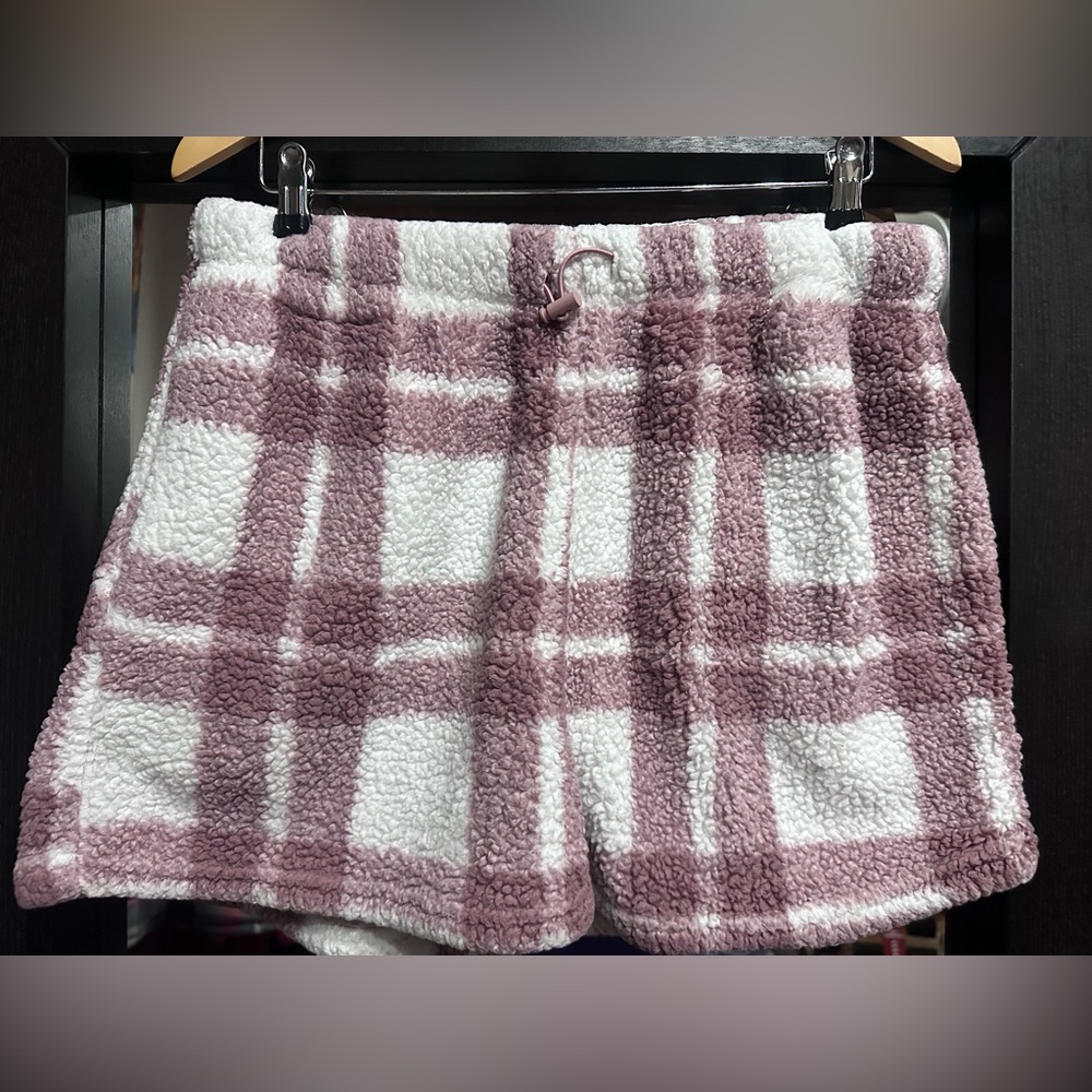 Angel Kiss Plaid Fleece Shorts - Pink and White